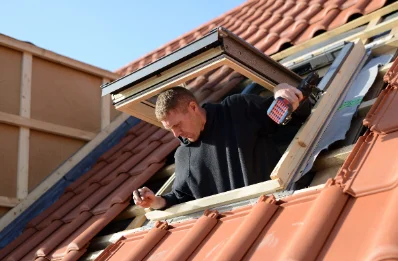 Pose de fenêtres de toit Velux à Lacave